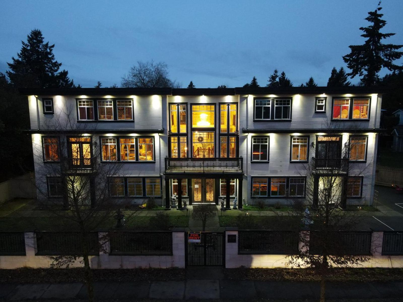 Empress Palace Hotel Surrey Exteriör bild